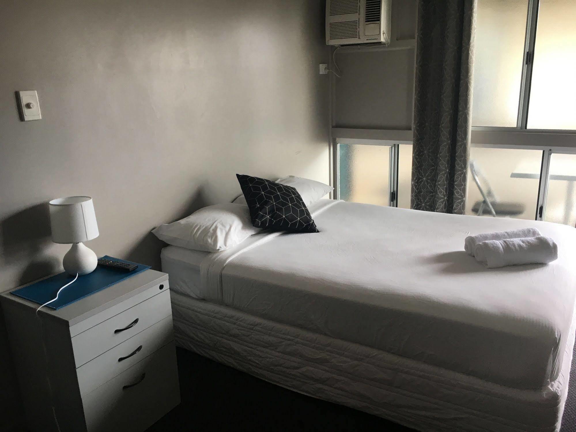 Oonoonba Hotel Motel Townsville Exterior photo